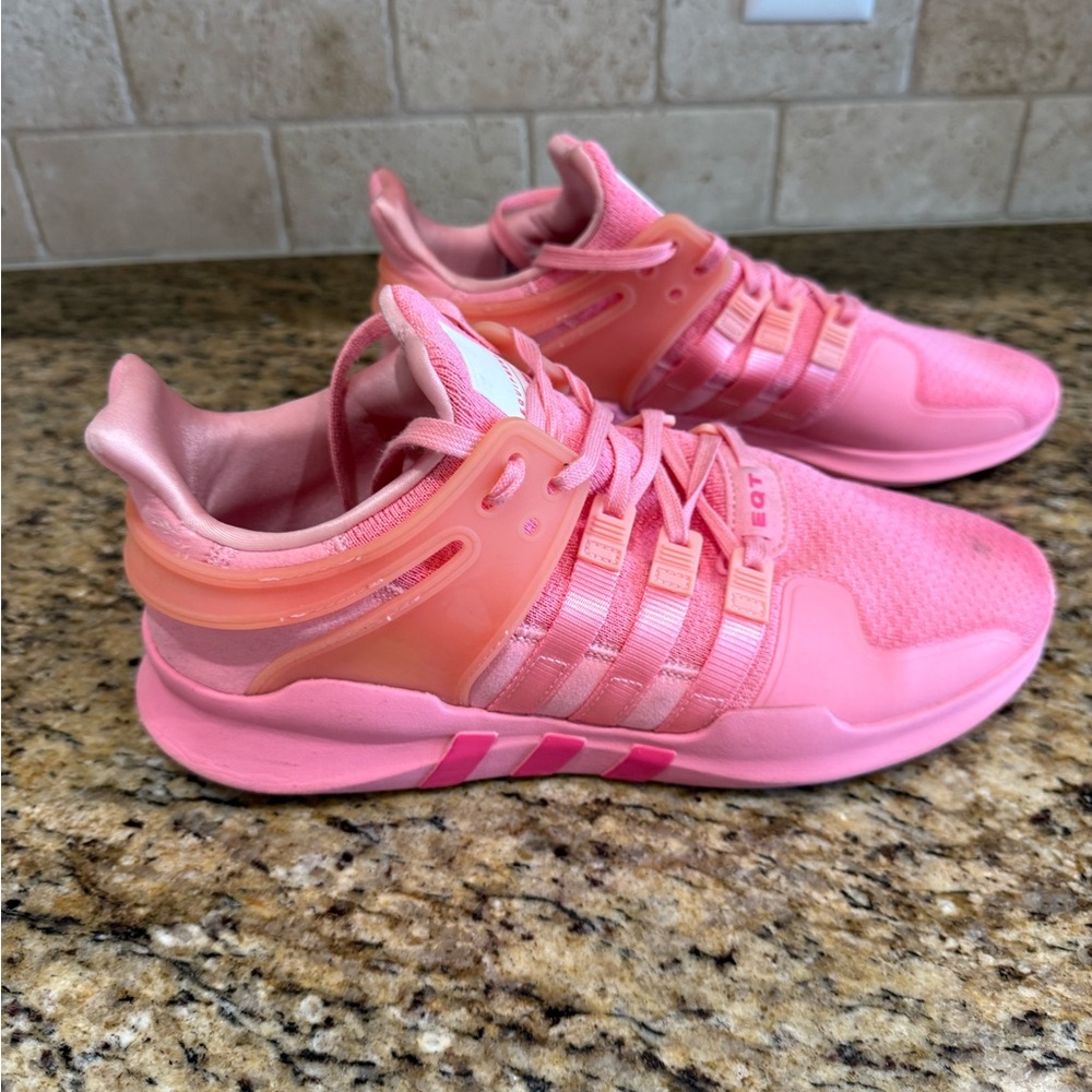 Adidas Pink Sneakers
Good Condition
Worn 3 Times